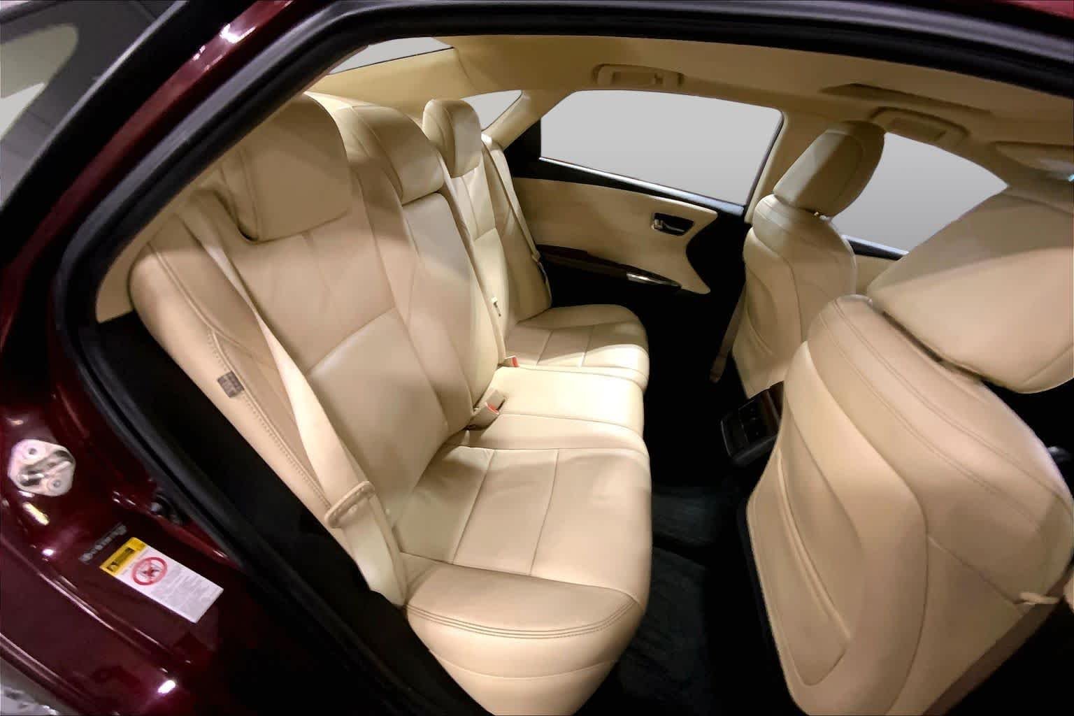 Used 2015 Ooh La La Rouge Mica Toyota XLE Touring image 20