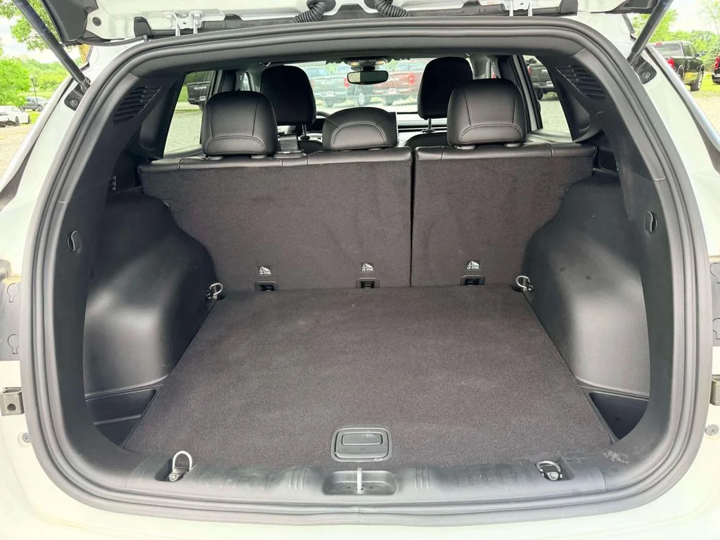 Used 2025 White Jeep Limited image 10