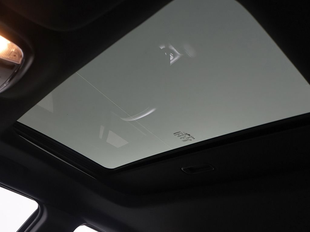 Used 2018 Black Jeep Limited image 19