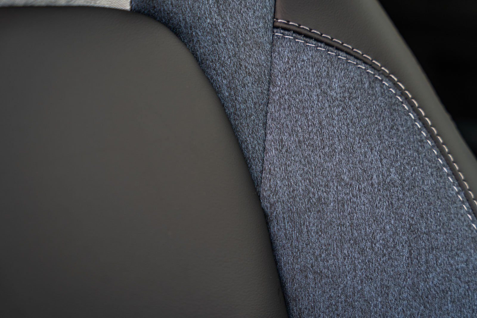 New 2026 Azure Gray Metallic Tri-Coat Ford Outer Banks® image 9