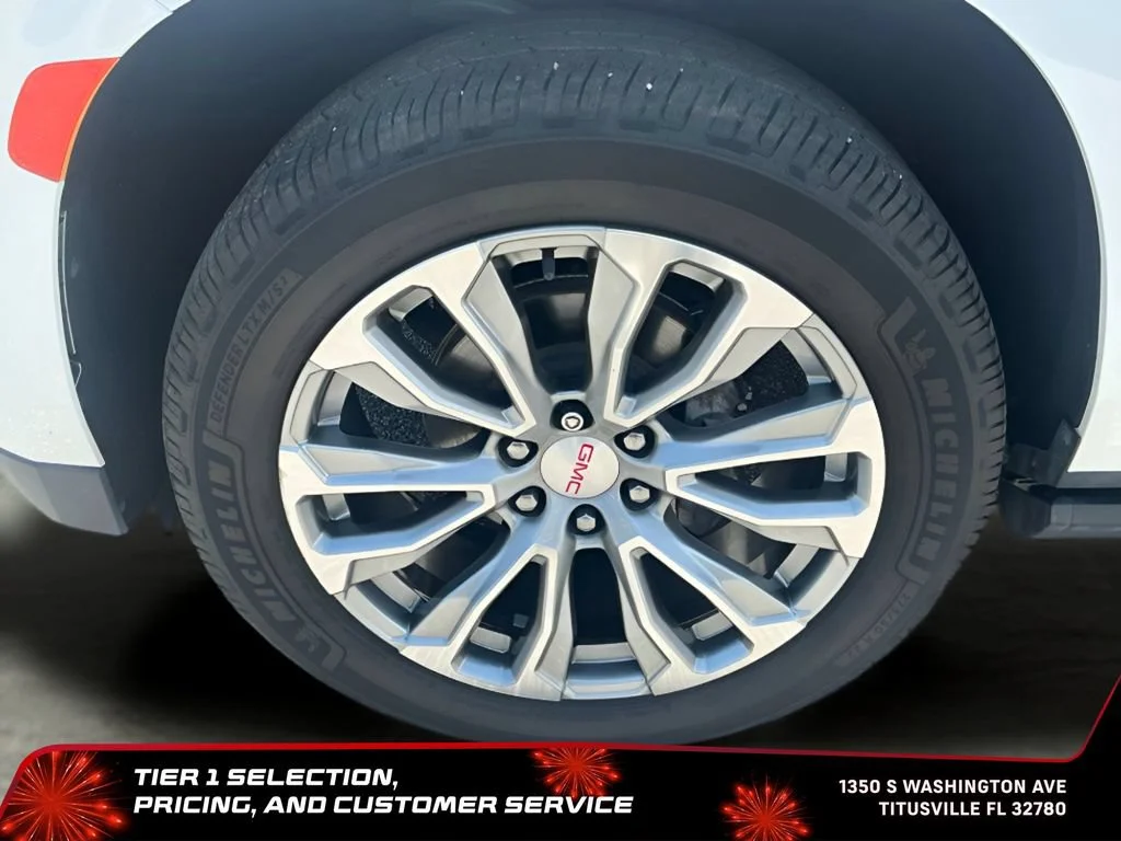 Used 2022 White Frost Tricoat GMC Denali image 47