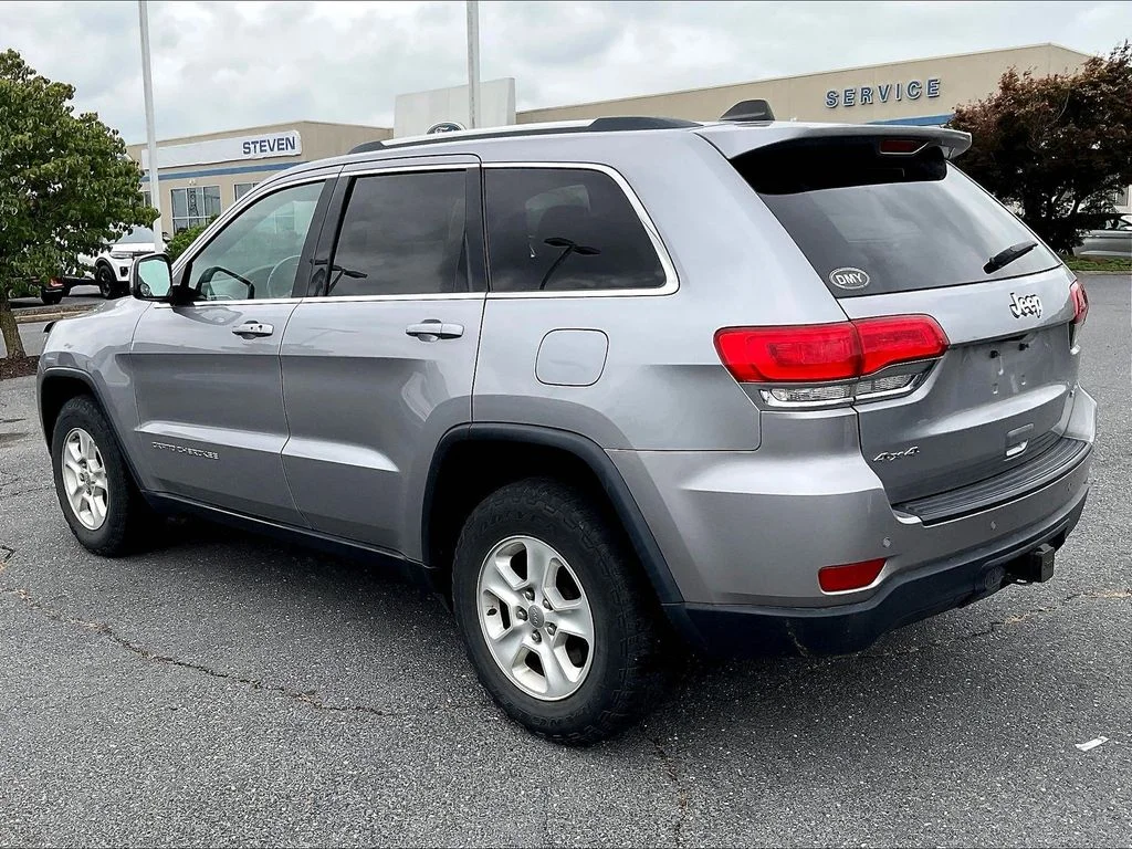 Used 2016 Silver Jeep Laredo image 3