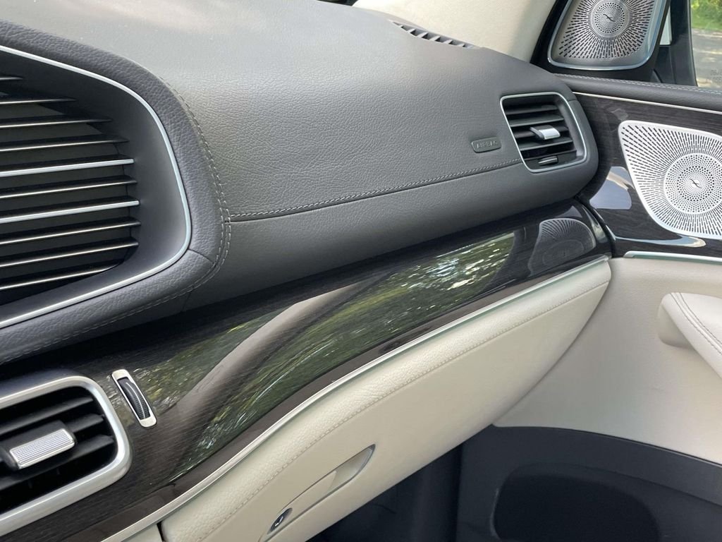 Used 2020 White Mercedes-Benz GLE 580 image 34