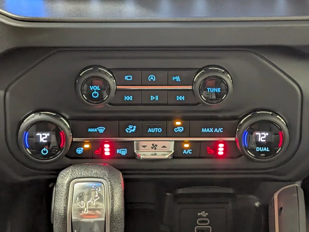 New 2026 Oxford White Ford Badlands® image 6