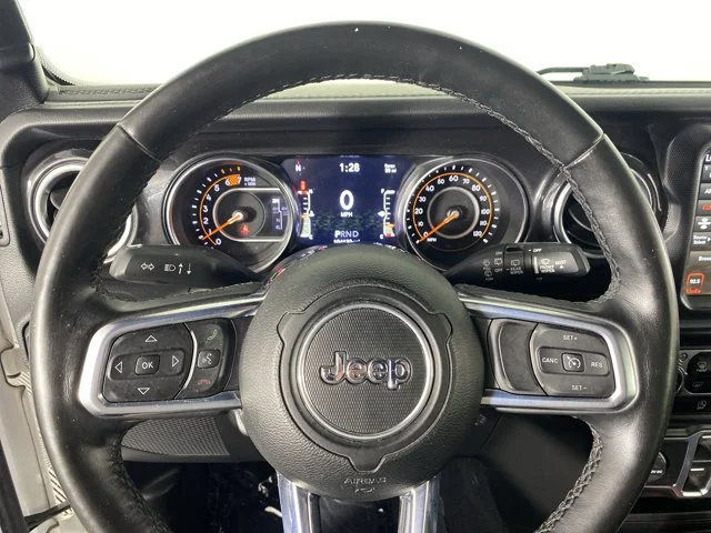 Used 2020 White Jeep Unlimited Sahara Altitude image 21