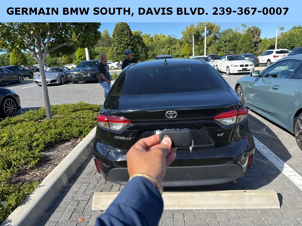 2023 Toyota Corolla LE photo 3