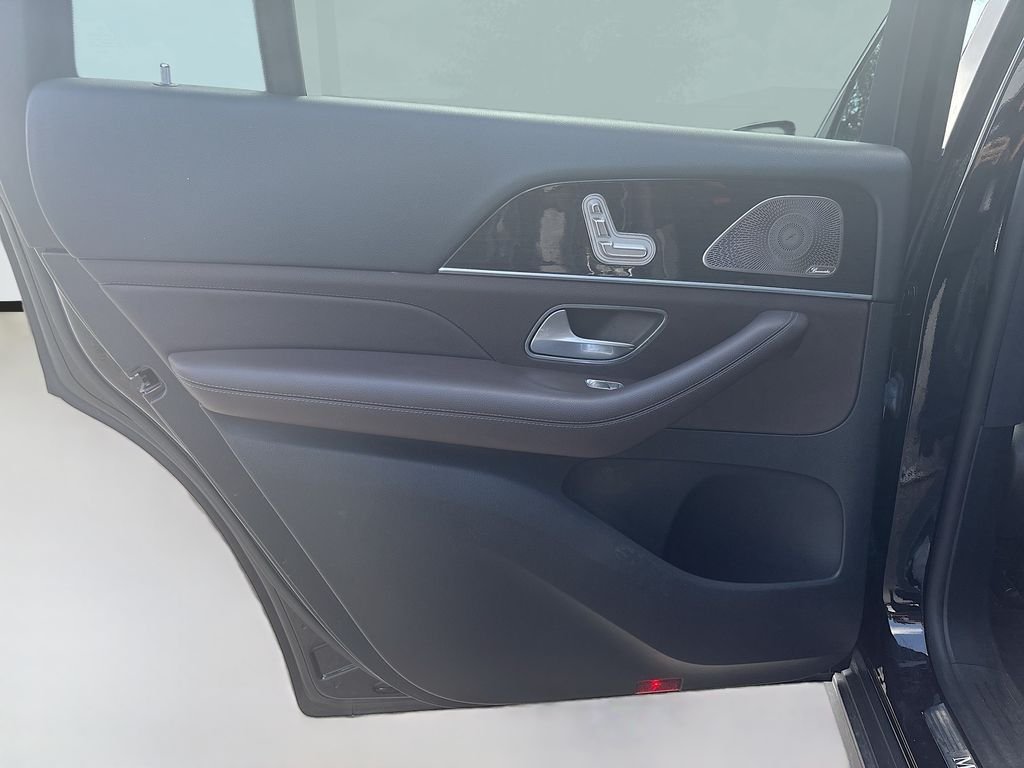 Used 2022 Black Mercedes-Benz GLS 450 image 17