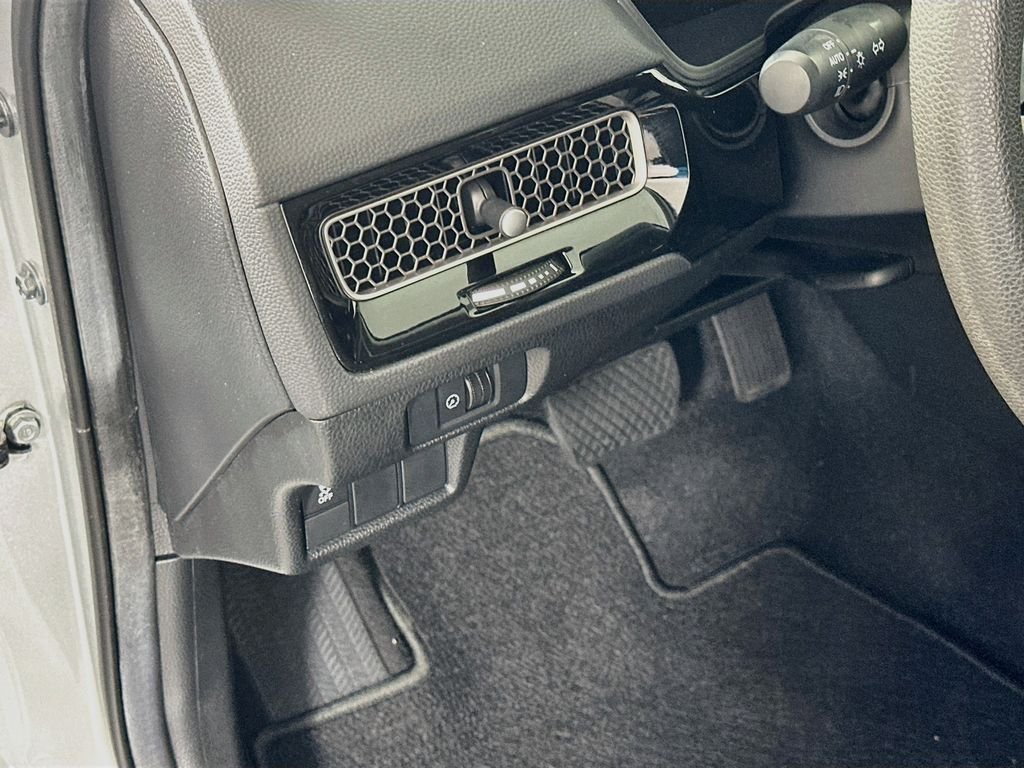 2025 Honda Civic LX - Photo 10