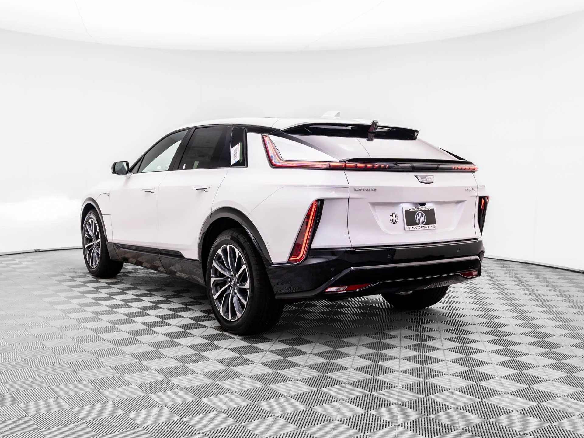 Used 2025 White Cadillac Sport image 6