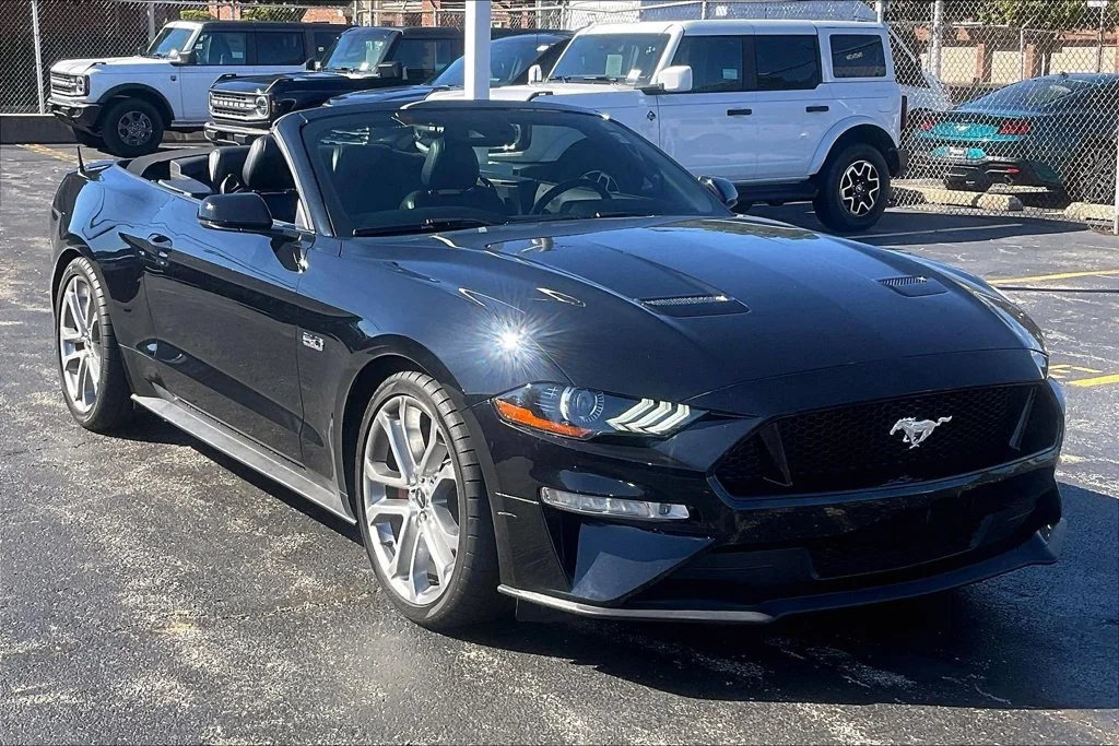 Used 2020 Shadow Black Ford GT Premium image 34