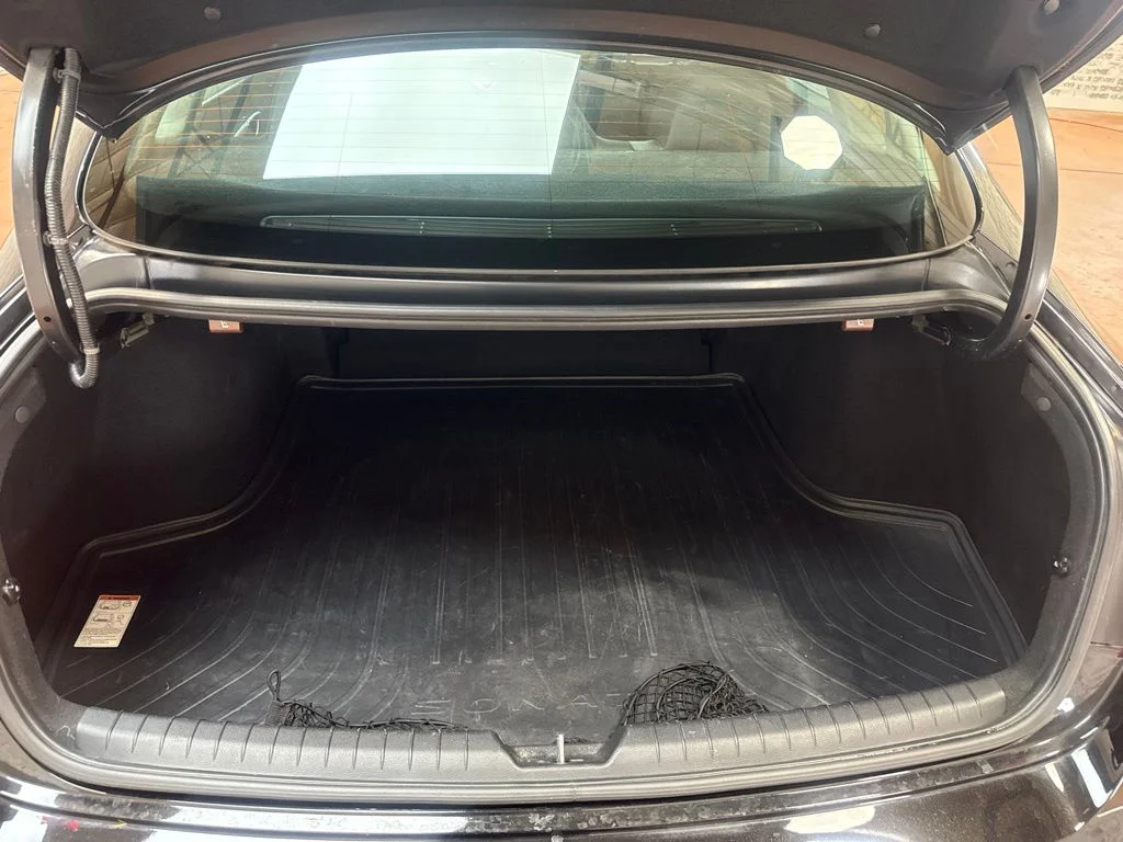 Used 2021 Phantom Black Hyundai SEL image 13