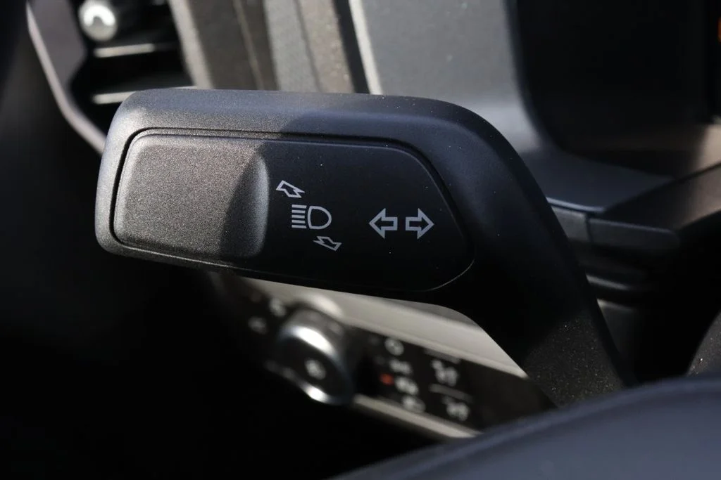 New 2025 Carbonized Gray Metallic Ford Outer Banks® image 32
