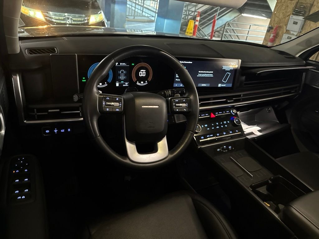 Used 2025 Gray Hyundai SEL image 6