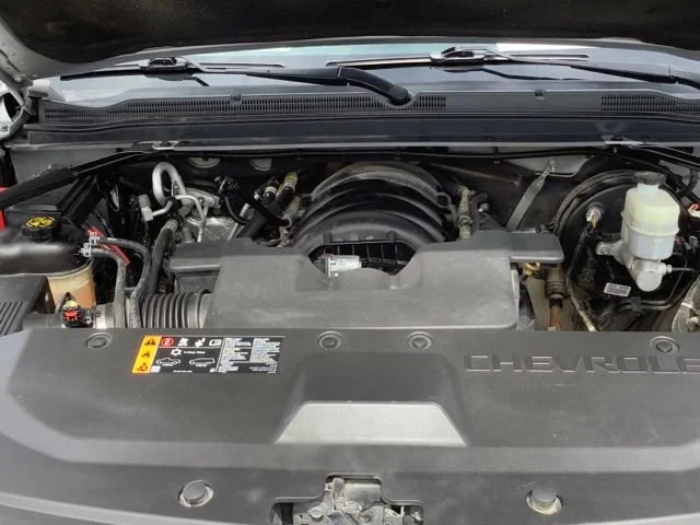 Used 2019 SILVER ICE METALLIC Chevrolet LT image 32