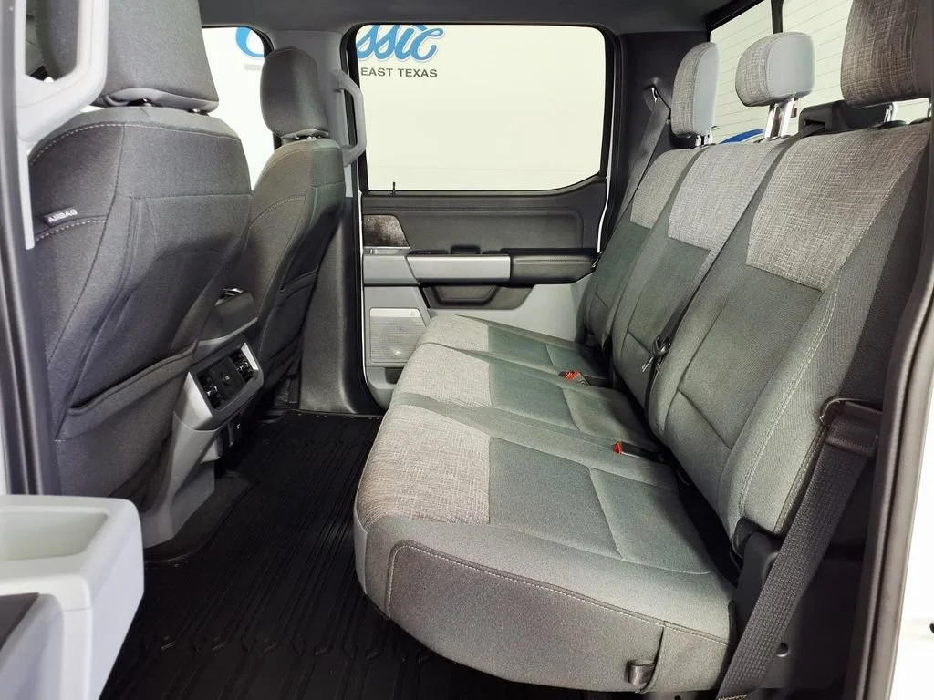 Used 2024 Oxford White Ford XL image 9