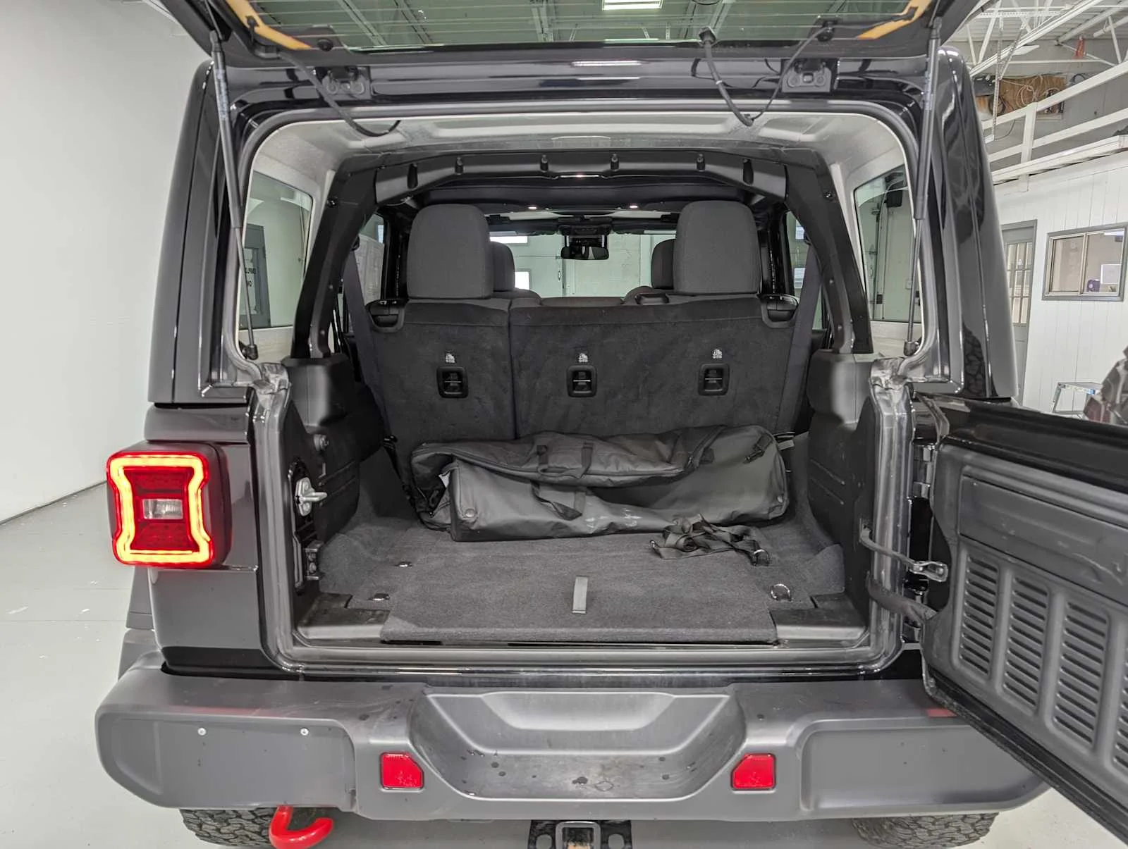 Used 2025 Black Clearcoat Jeep Rubicon image 37