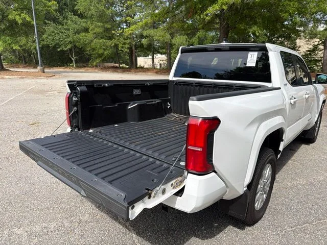 Used 2025 White Toyota SR5 image 23