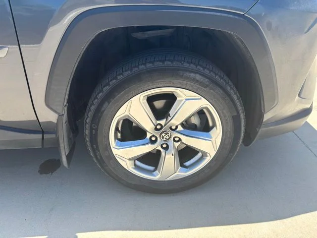 Certified Used 2021 Gray Toyota XLE Premium image 15