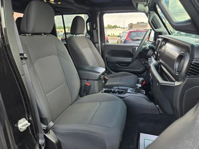 Used 2022 Black Jeep Willys image 21