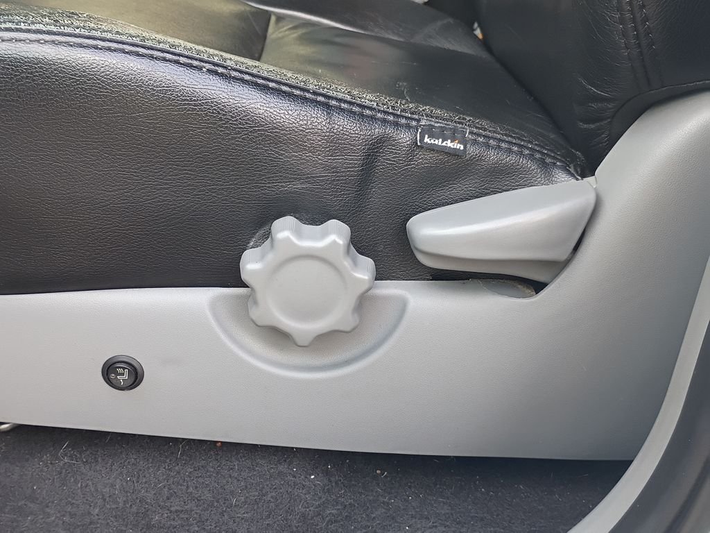 Used 2012 Super White Toyota Base image 19