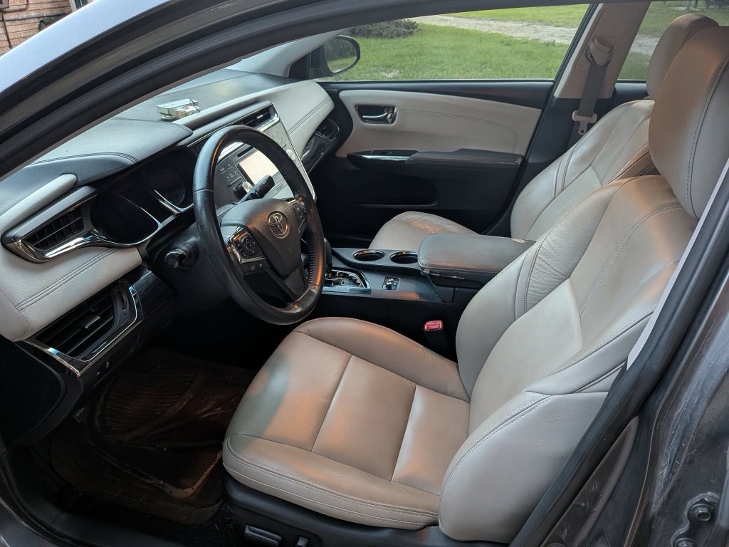 Used 2013 Gray Toyota XLE image 8