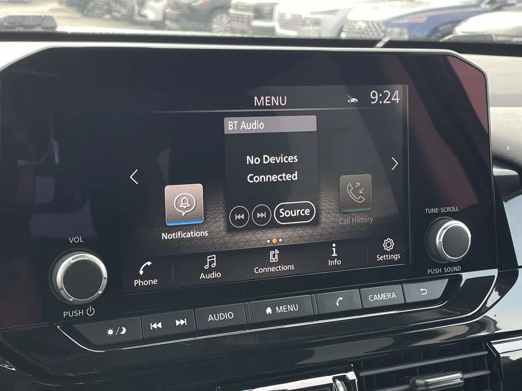 2025 Nissan Pathfinder SV - Photo 16
