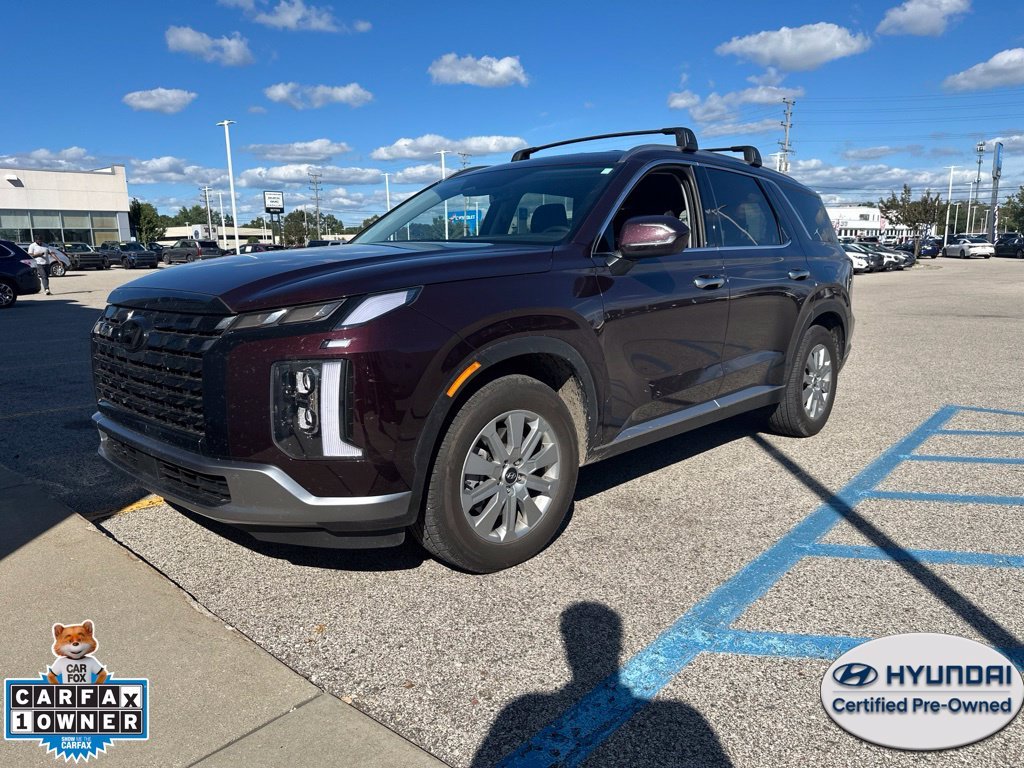 Certified Used 2025 Red Hyundai SEL image 1