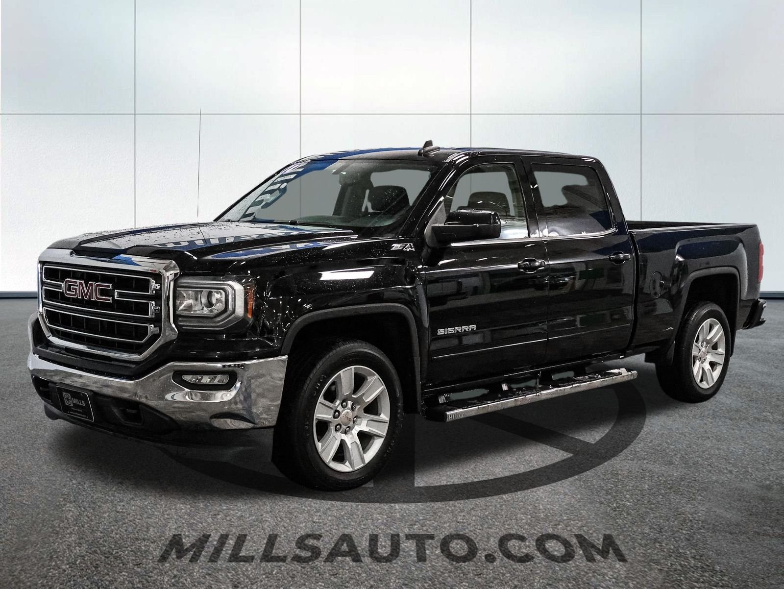 Used 2018 GMC Sierra 1500 SLE with VIN 3GTU2MEC4JG568013 for sale in Brainerd, Minnesota