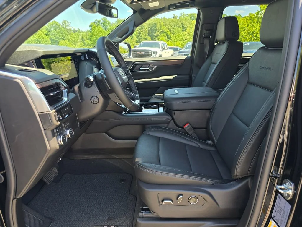 2026 GMC Yukon XL Denali - Photo 4