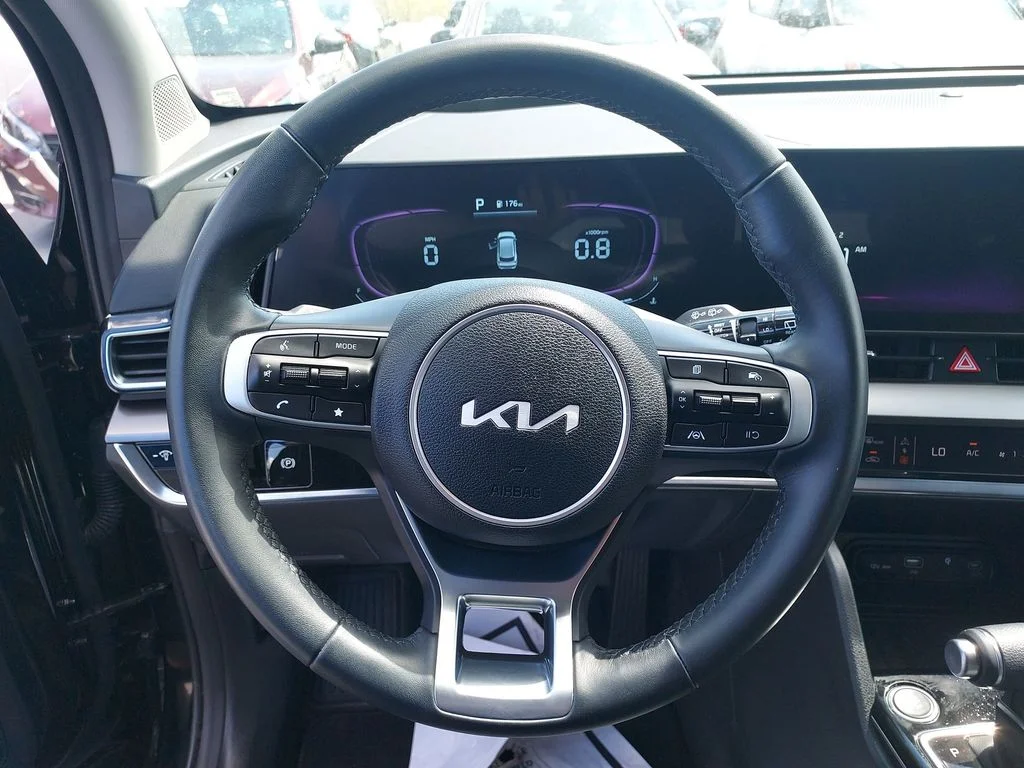 Used 2025 Black Kia EX image 20