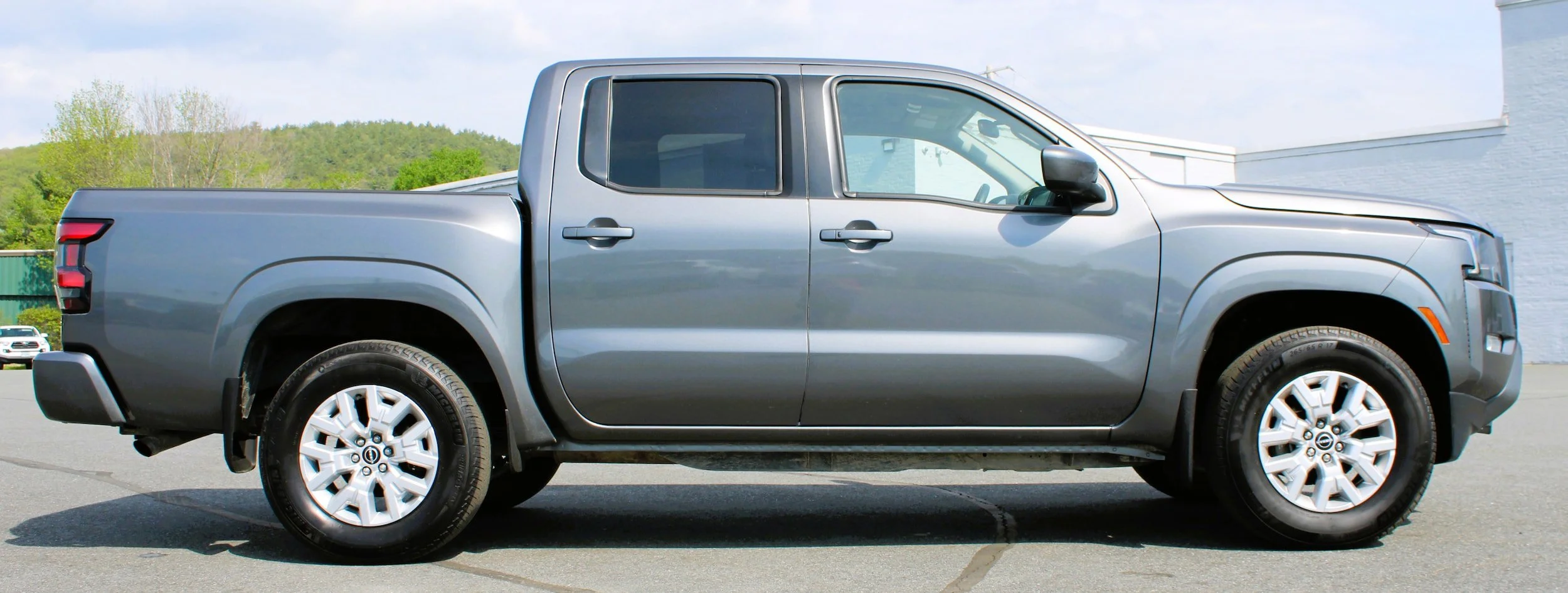 Used 2023 Gun Metallic Nissan SV image 3