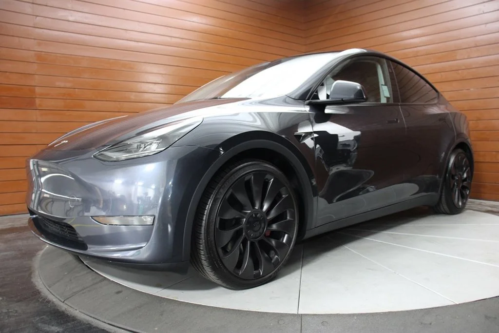 Used 2024 Stealth Gray Tesla Performance image 4