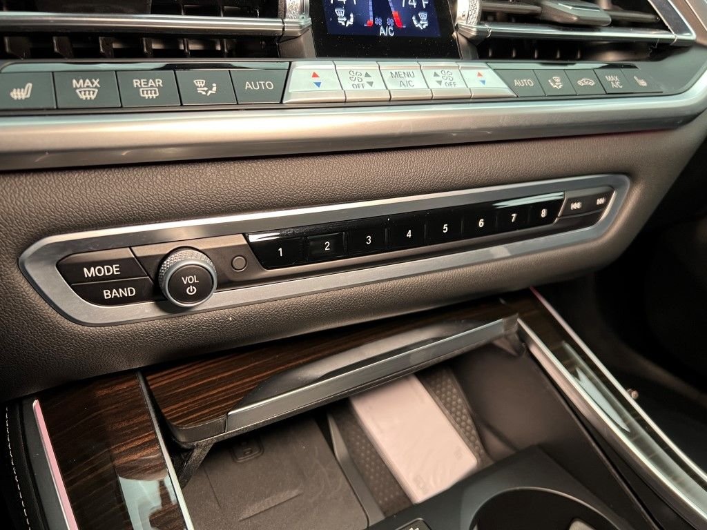 Used 2023 Carbon Black Metallic BMW xDrive40i image 43
