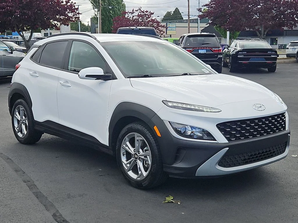 Used 2023 Lunar White Hyundai SEL image 8