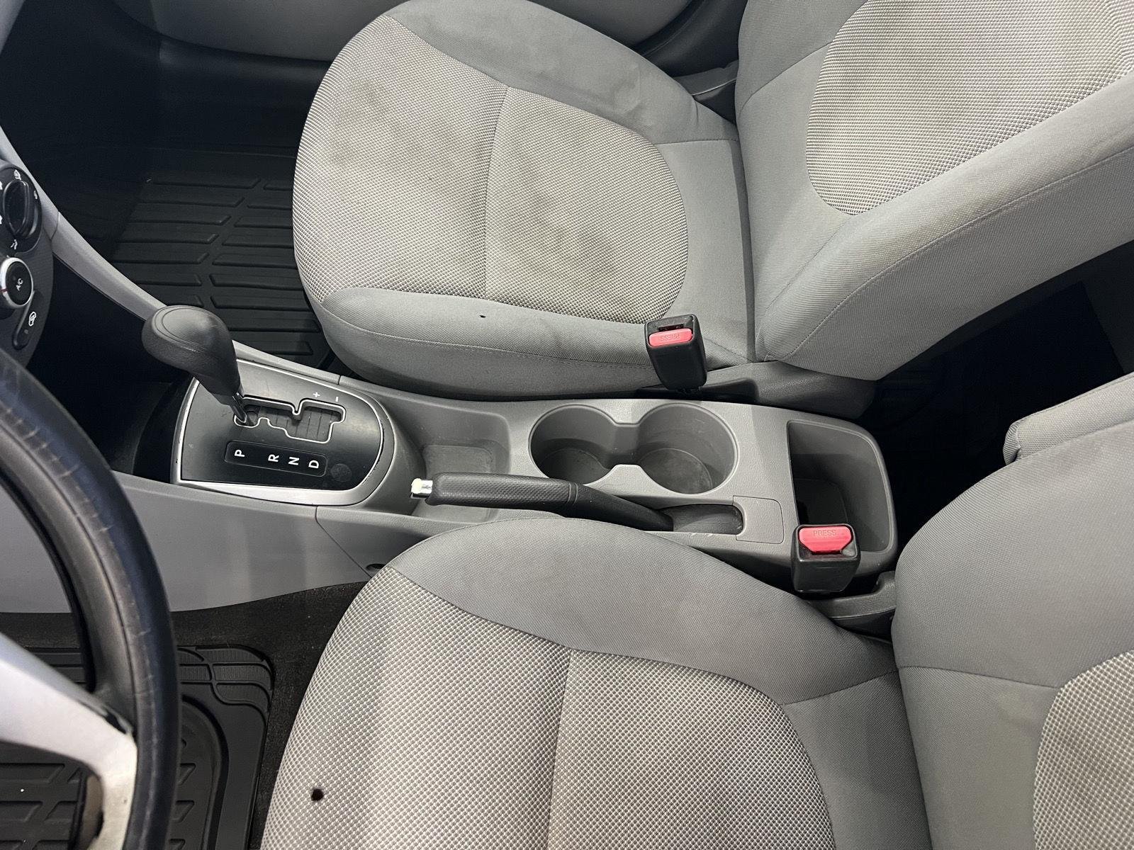 2012 Hyundai Accent GLS - Photo 17