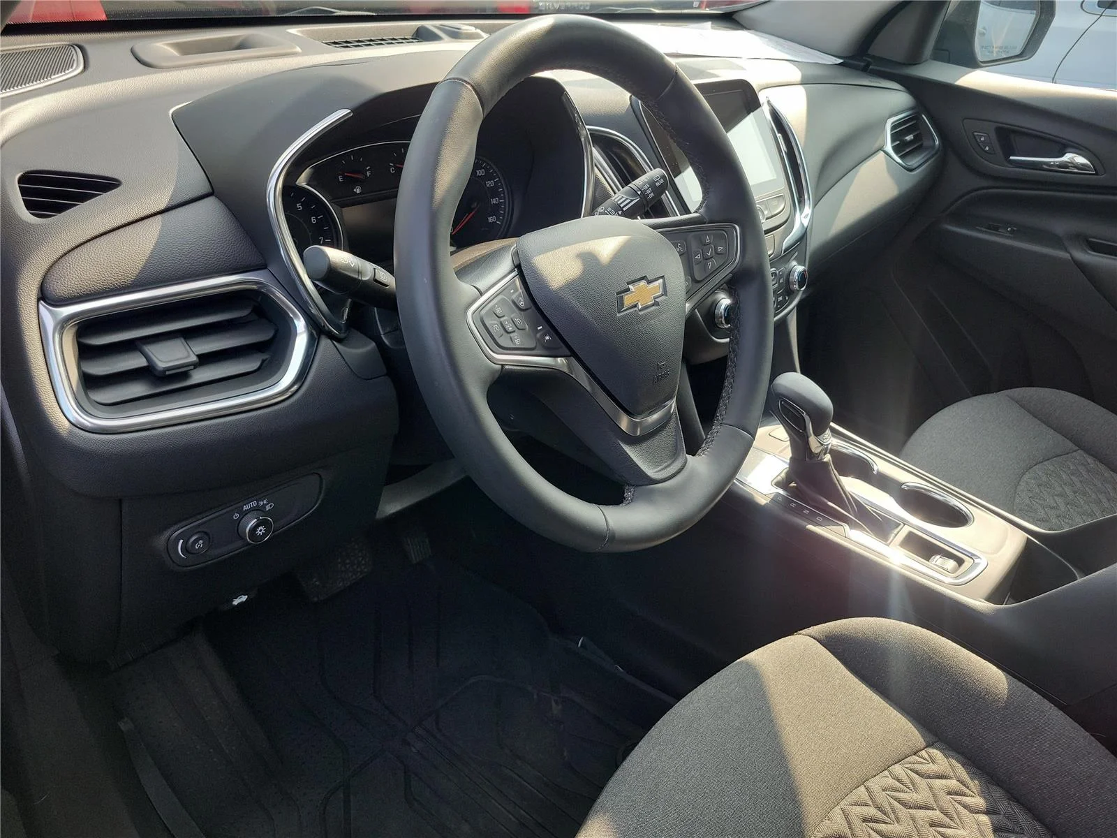 Used 2024 Lakeshore Blue Metallic Chevrolet LT image 17