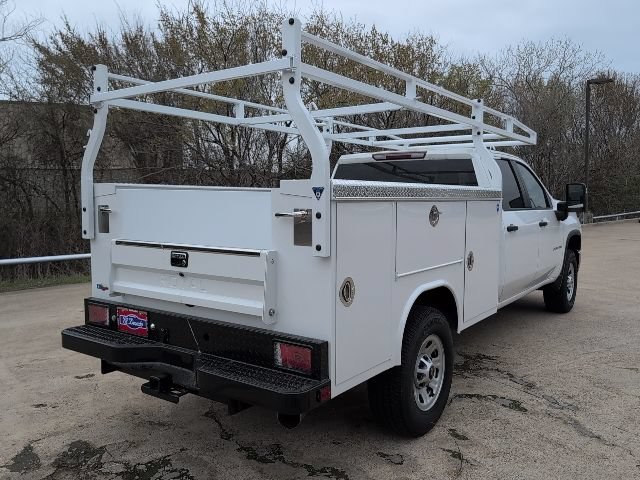 New 2025 Summit White Chevrolet WT image 26