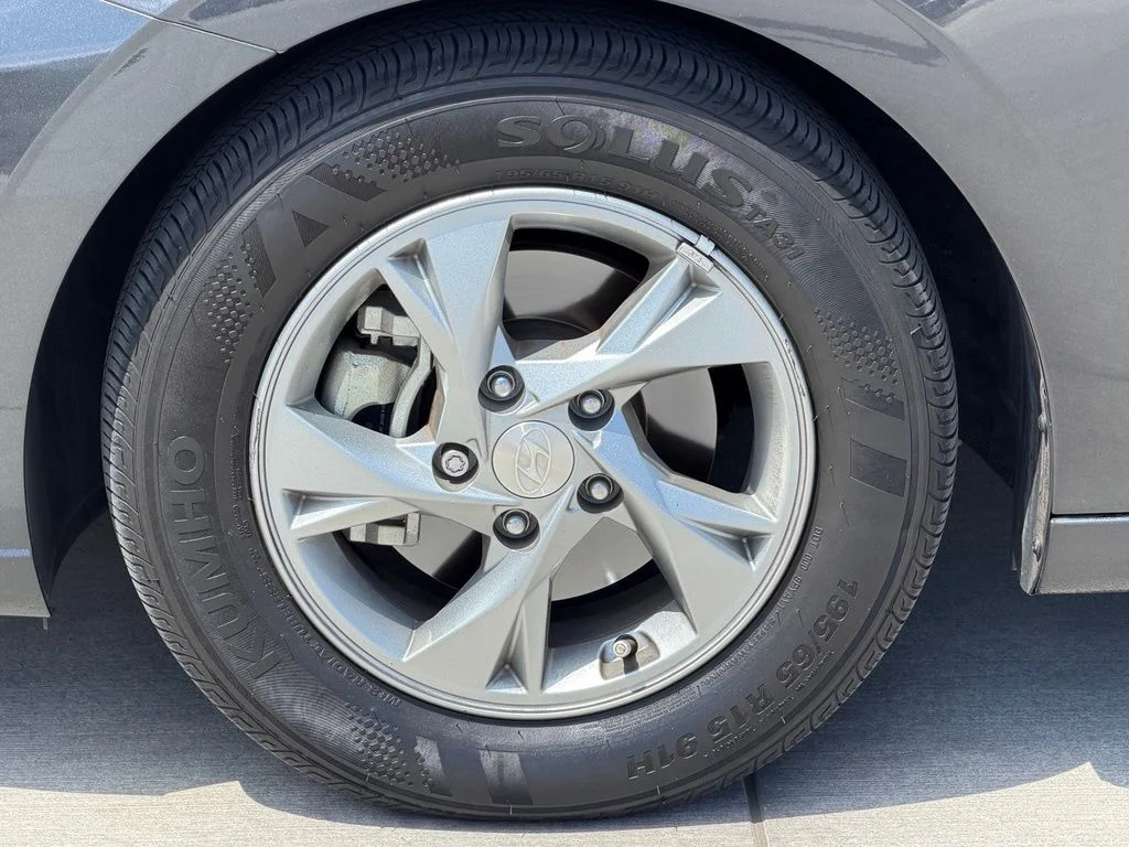 Certified Used 2023 Gray Hyundai SE image 8