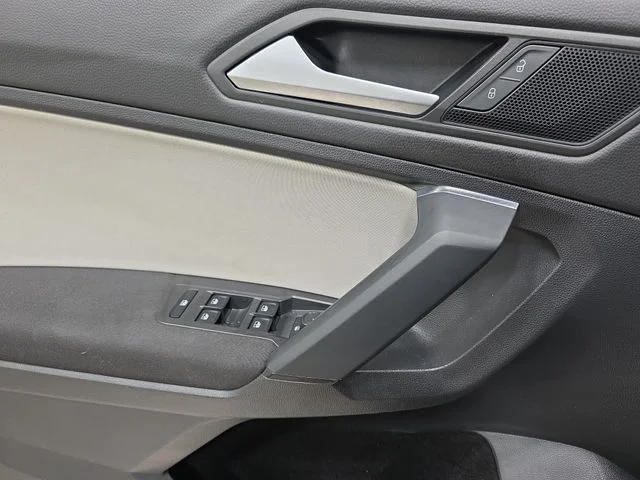 Used 2019 Platinum Gray Metallic Volkswagen 2.0T S image 28