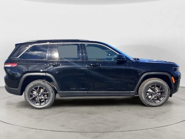 New 2027 Black Jeep LAREDO ALTITUDE 4X4 image 7
