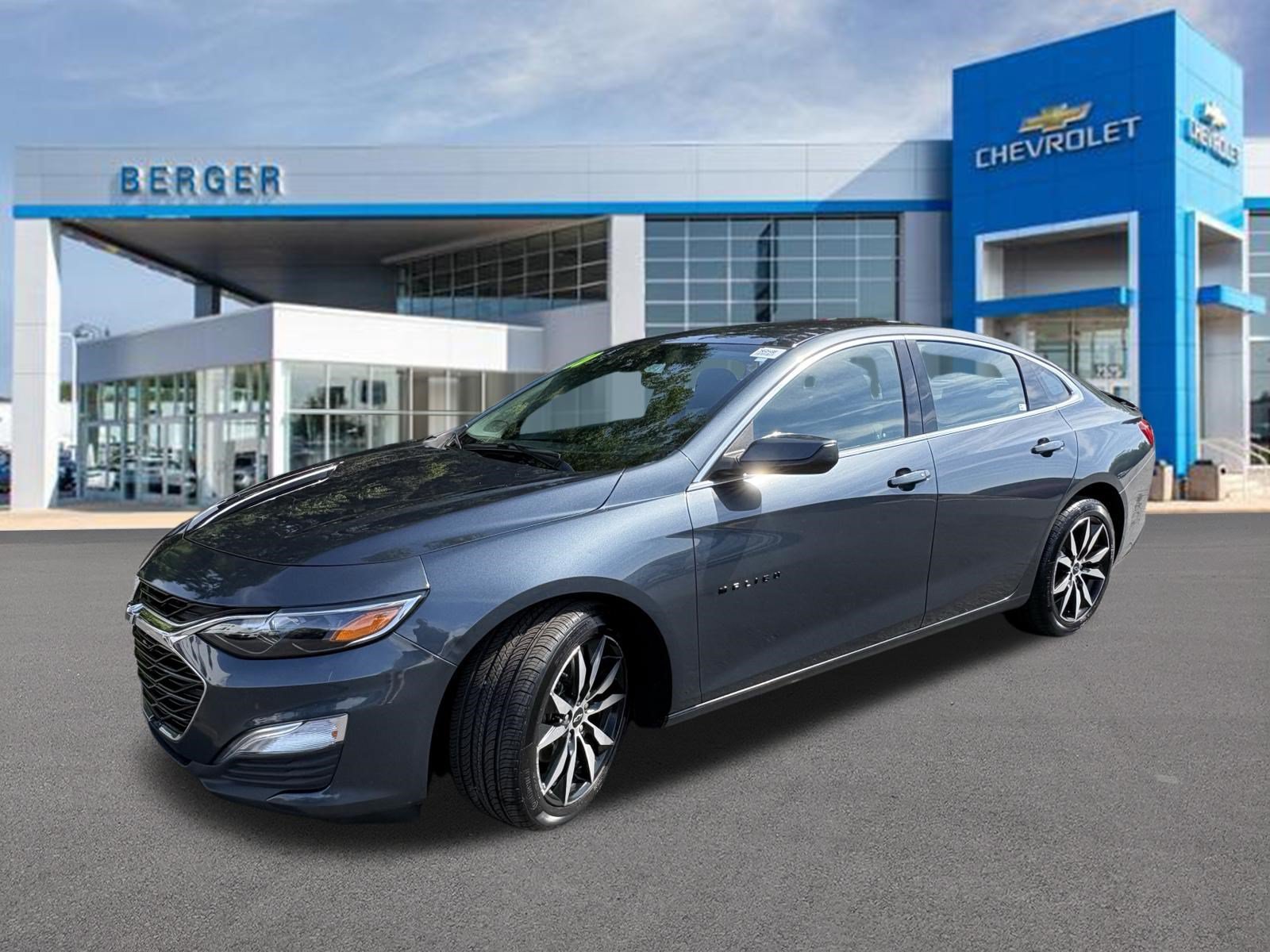 Used 2020 SHADOW GRAY METALLIC Chevrolet RS image 3