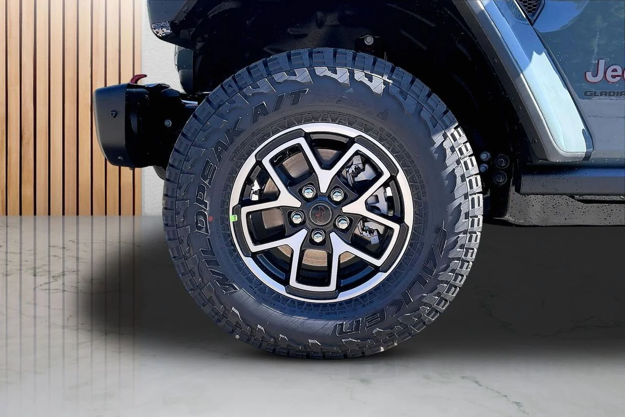 New 2026 Anvil Clear-Coat Exterior Paint Jeep Rubicon X image 32