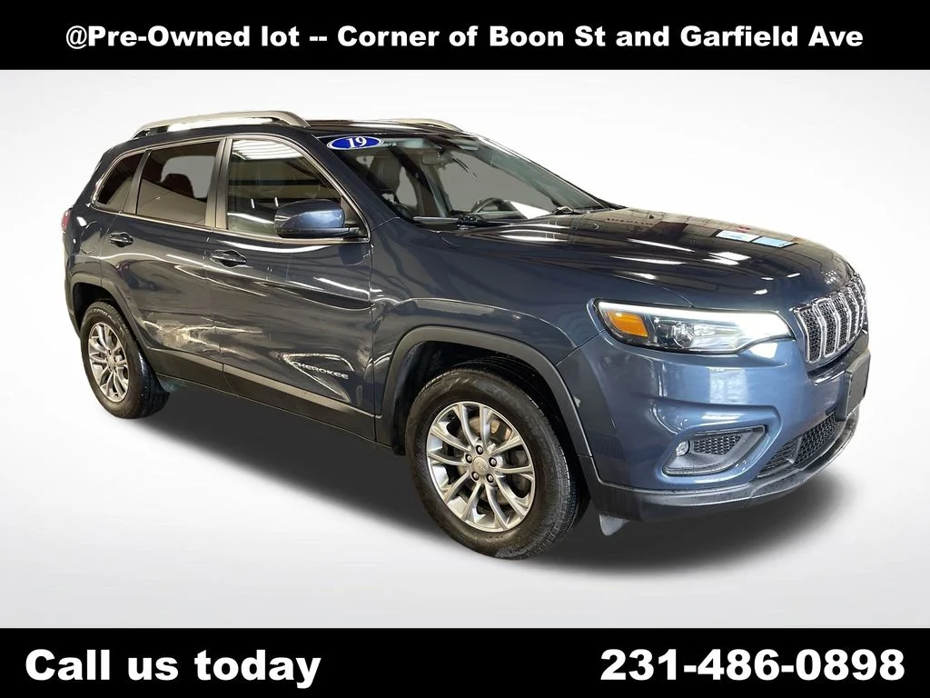 Used 2019 Blue Jeep Latitude Plus image 7