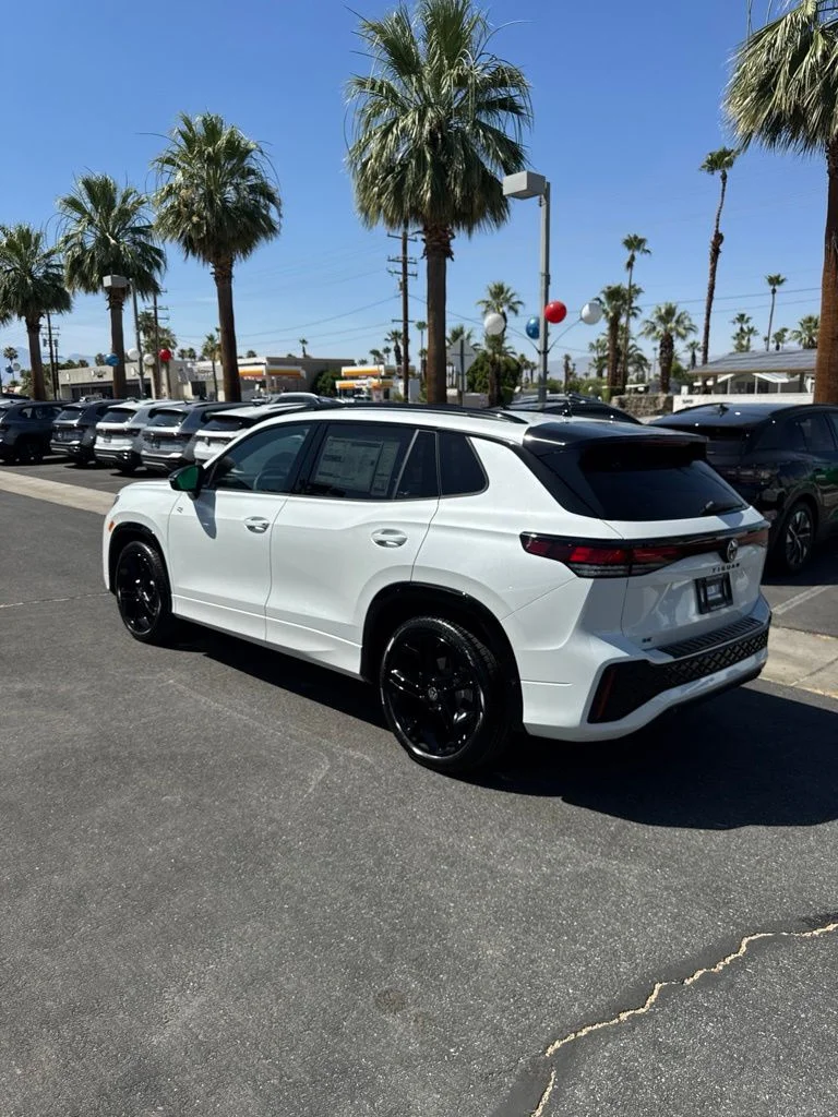 New 2026 White/off-white Volkswagen 2.0T SE R-Line Black image 4