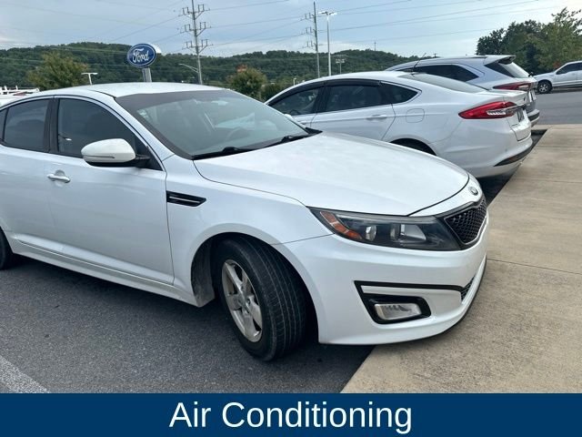 Used 2015 White Kia LX image 3