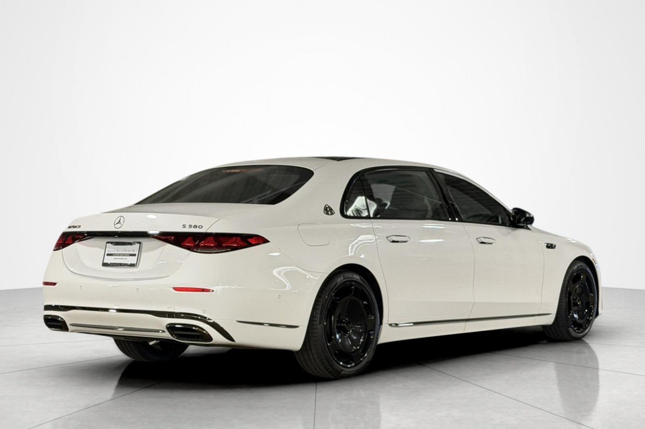 New 2027 MANUFAKTUR Moonlight White Metallic Mercedes-Benz Maybach S 580 4MATIC® Sedan image 5