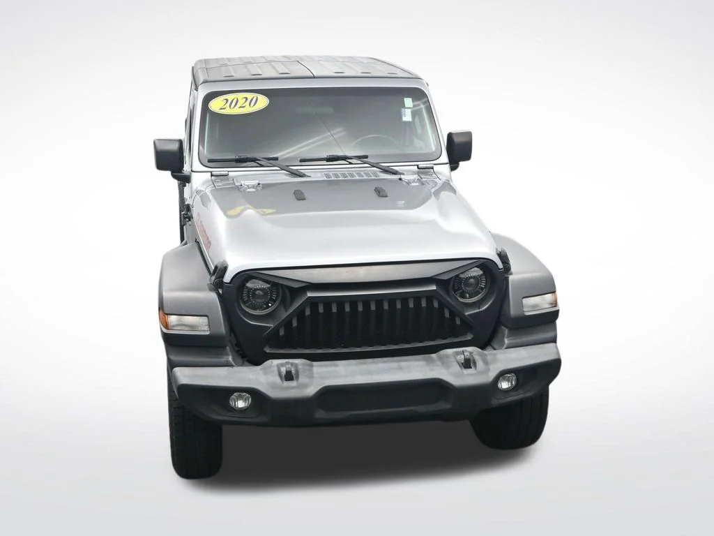 Used 2020 Billet Silver Metallic Clearcoat Jeep Sport image 31