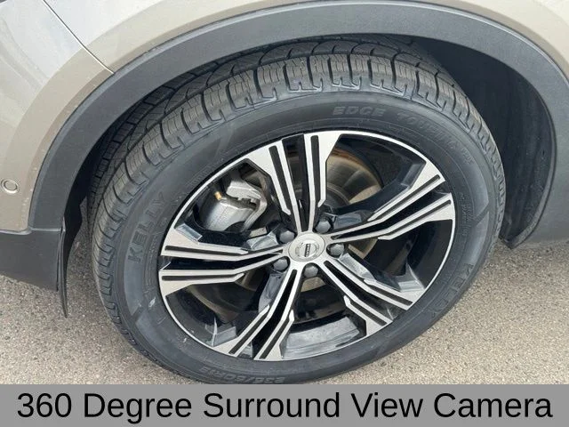 Used 2022 Gray Volvo T5 Inscription image 11