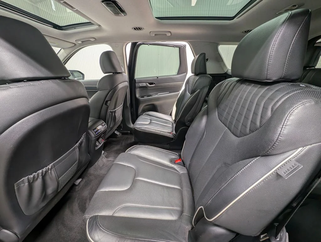 Certified Used 2024 Moonlight Cloud Hyundai Limited image 16