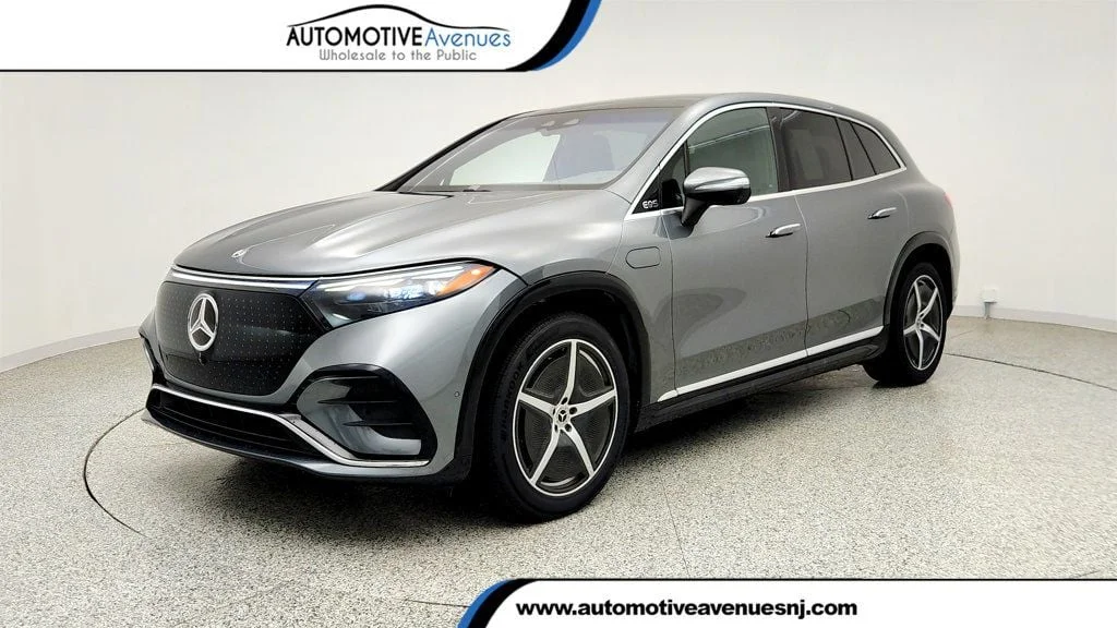 2023 Mercedes-Benz EQS SUV EQS 580 4MATIC's photo